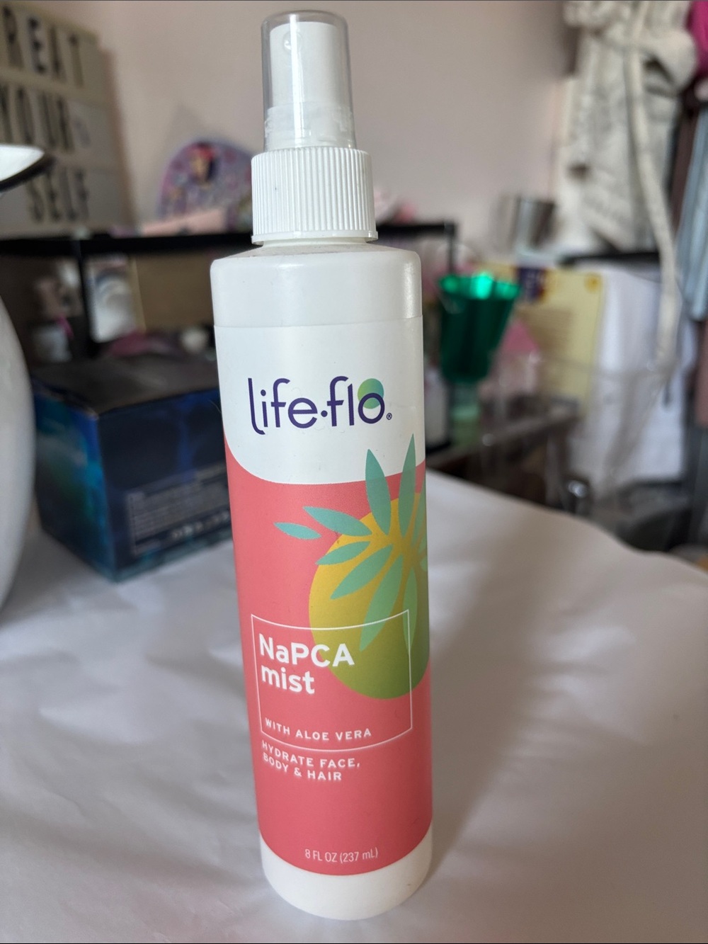 Life-flo NaPCA Mist Hydrating Spray - Coral & White